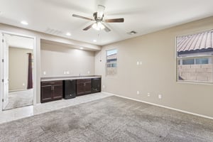 12151 W Davis Ln - 031.jpg