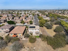 12151 W Davis Ln - 001 (2).jpg