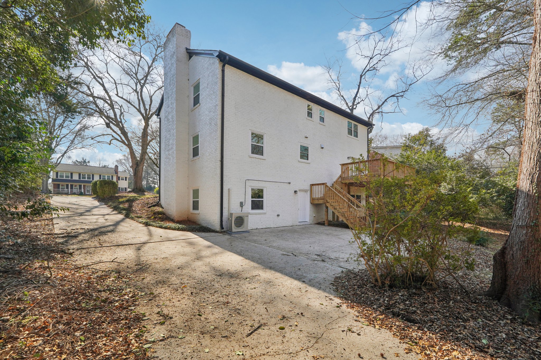 Old Farm Rd-L1102-065.jpg