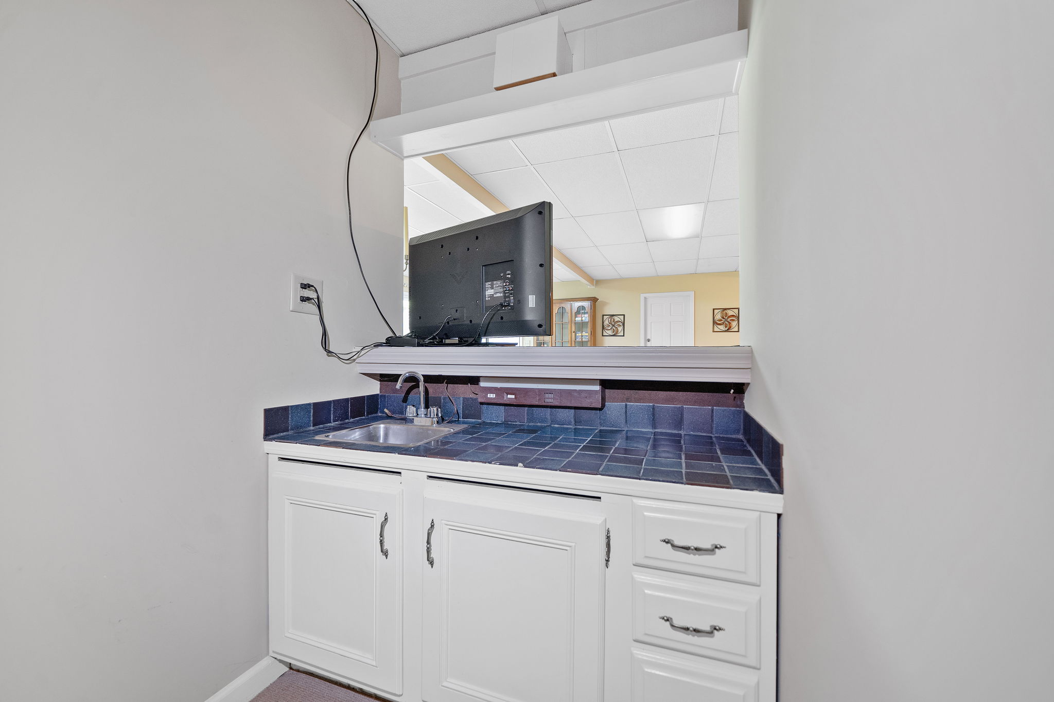 Wet Bar in Terrace Level
