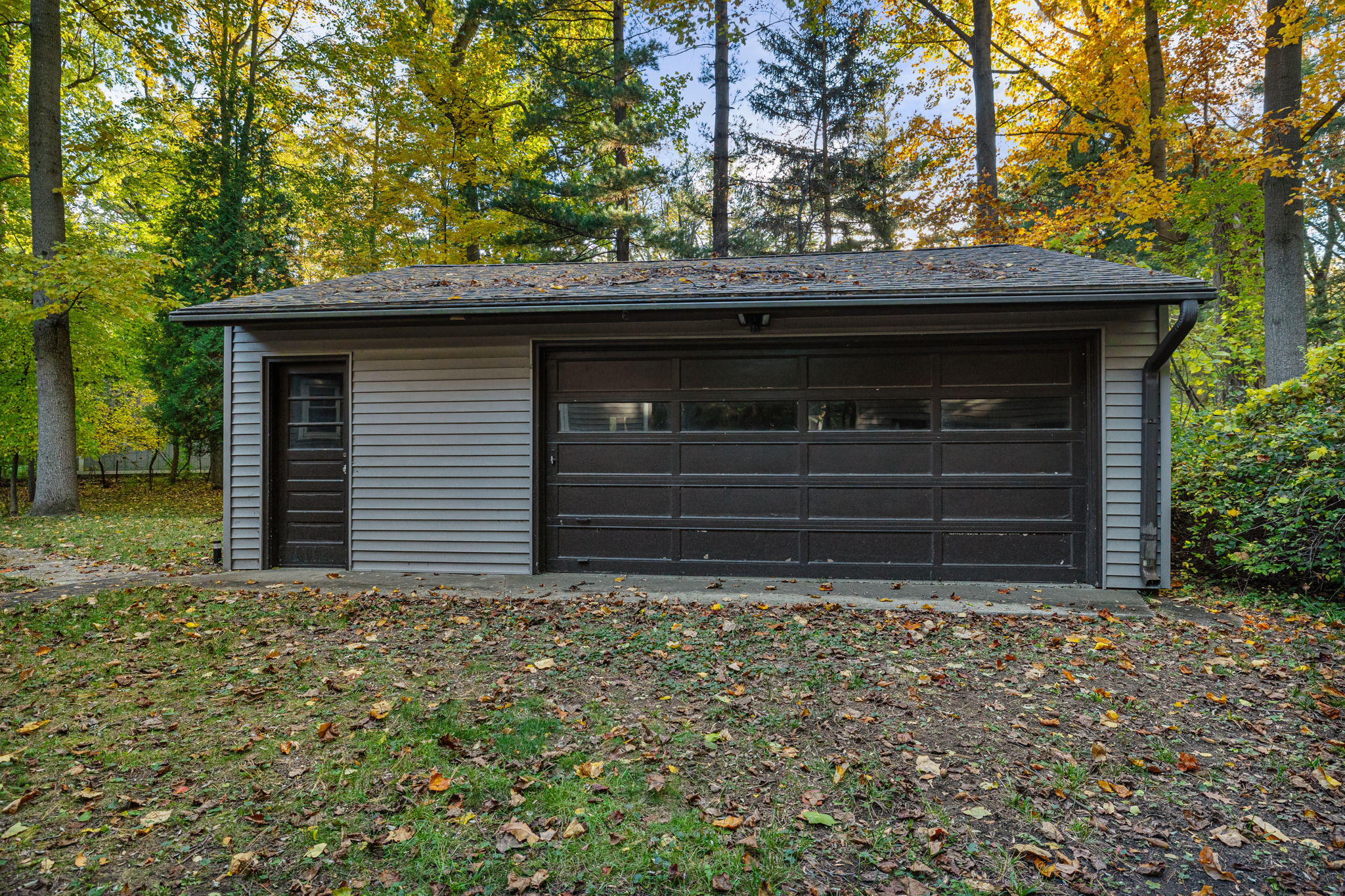 2 car detached garage