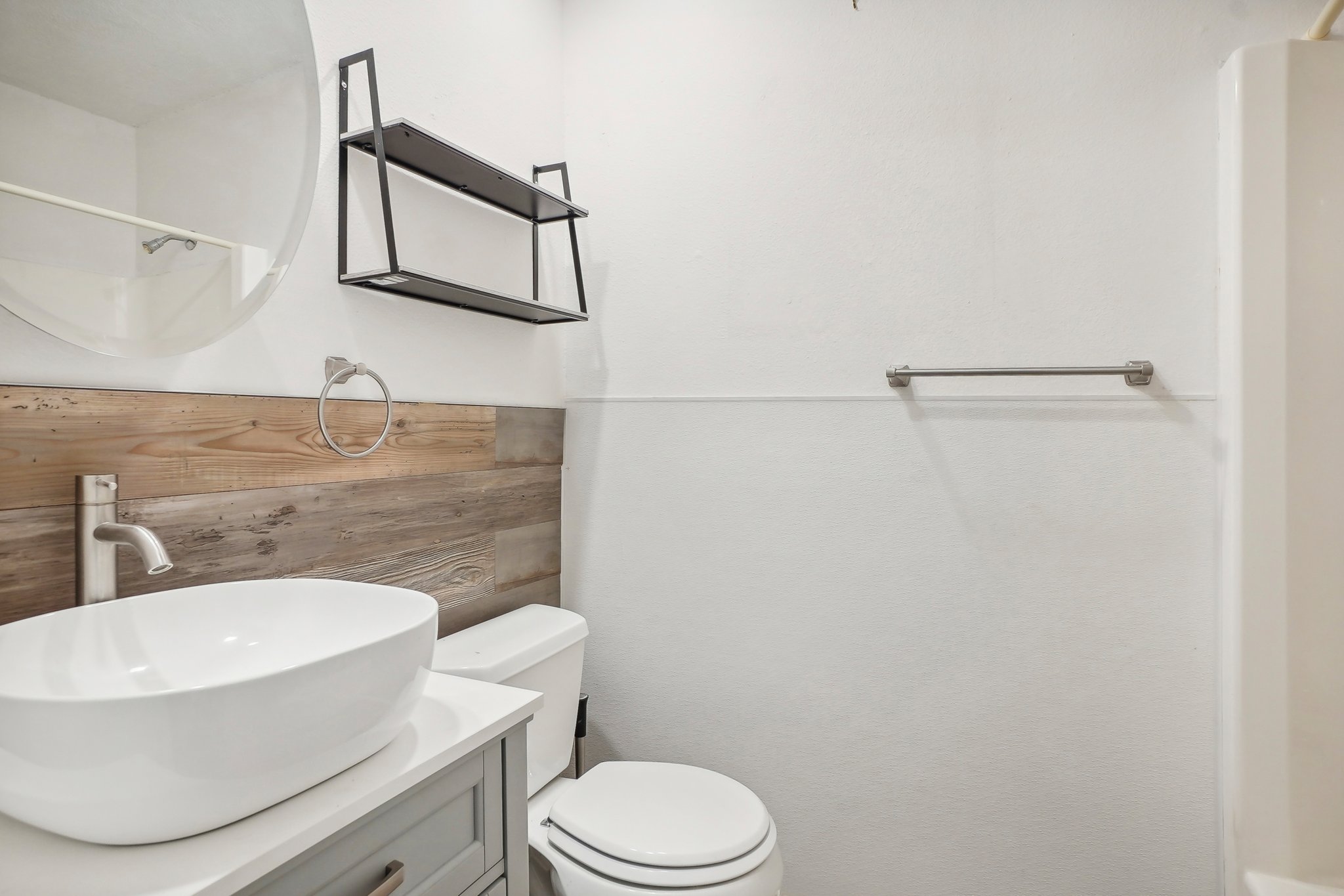 E Amherst Cir-014.jpg