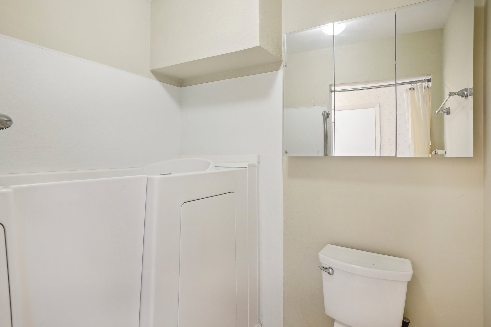 E Amherst Cir-024.jpg
