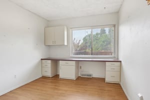 E Amherst Cir-017.jpg