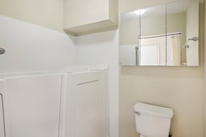 E Amherst Cir-024.jpg