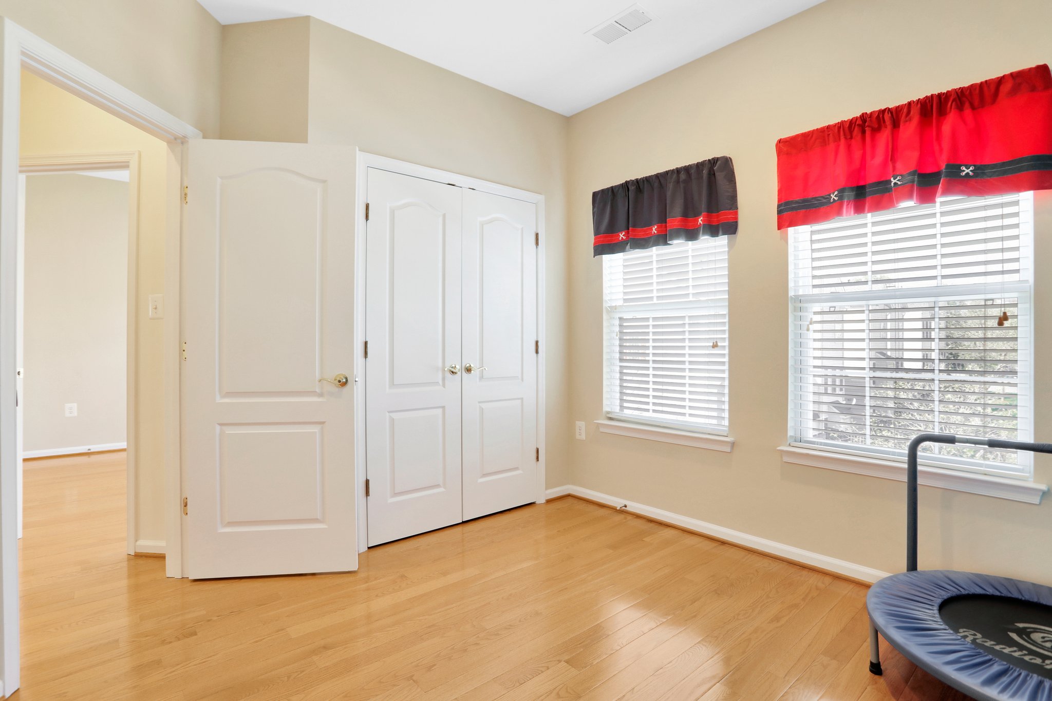 12167 Caldicot Ln, Fairfax, VA 22030, US Photo 26