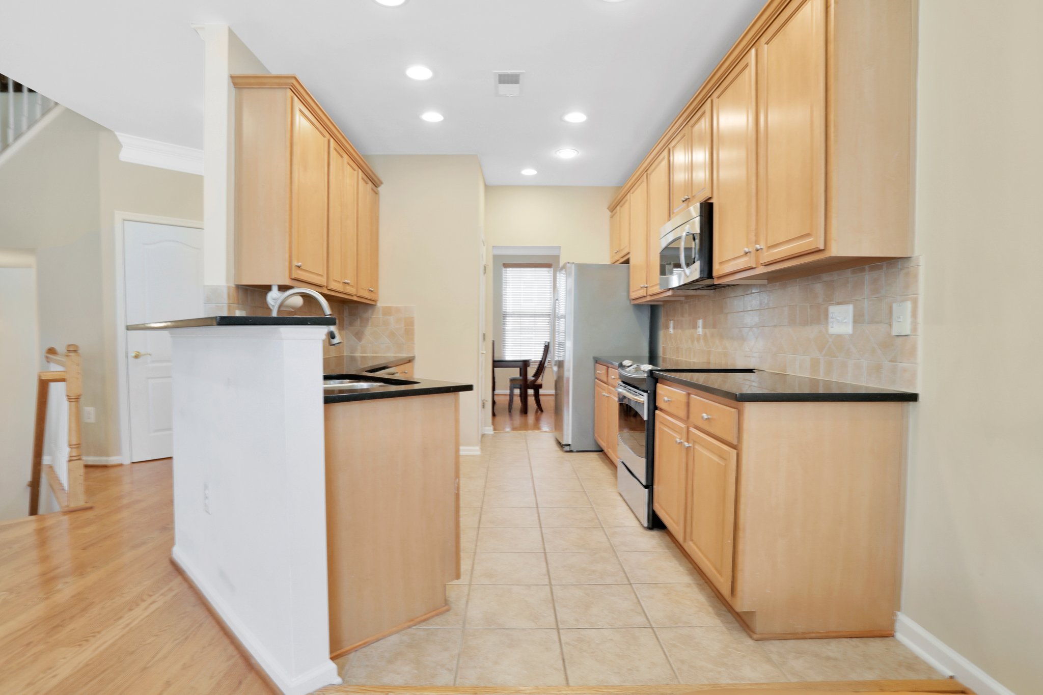 12167 Caldicot Ln, Fairfax, VA 22030, US Photo 11