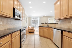 12167 Caldicot Ln, Fairfax, VA 22030, US Photo 12