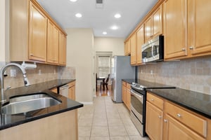 12167 Caldicot Ln, Fairfax, VA 22030, US Photo 8