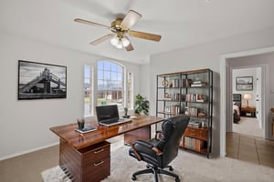 0M6A8796 virtually staged.jpeg