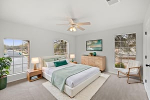 0M6A8741 virtually staged.jpeg