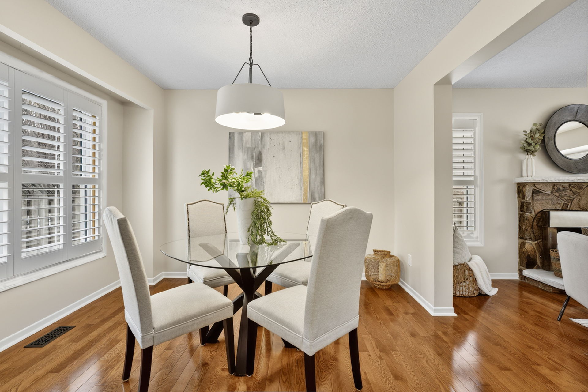  Photo 28