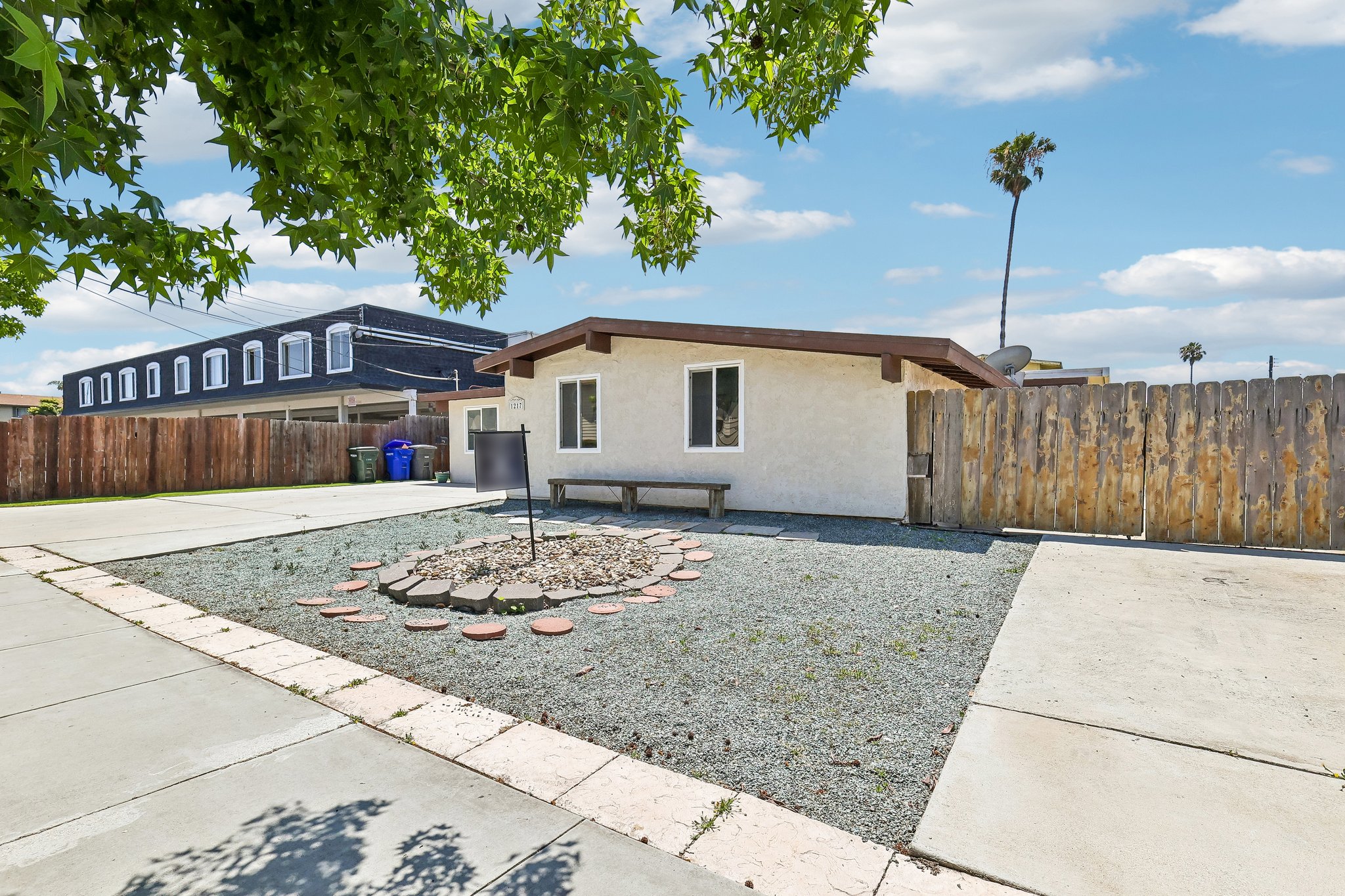 Holly Ave-S1105-004.jpg
