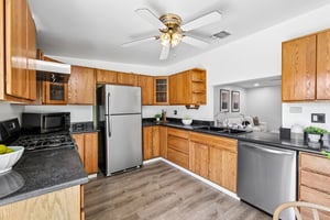 Holly Ave-S1105-016.jpg