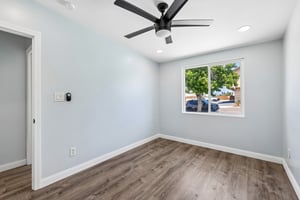 Holly Ave-S1105-028.jpg