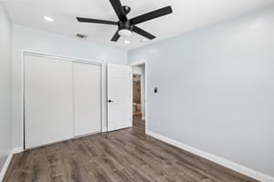 Holly Ave-S1105-029.jpg