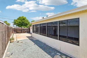 Holly Ave-S1105-037.jpg
