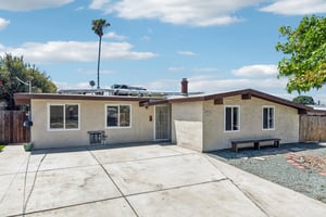 Holly Ave-S1105-044.jpg