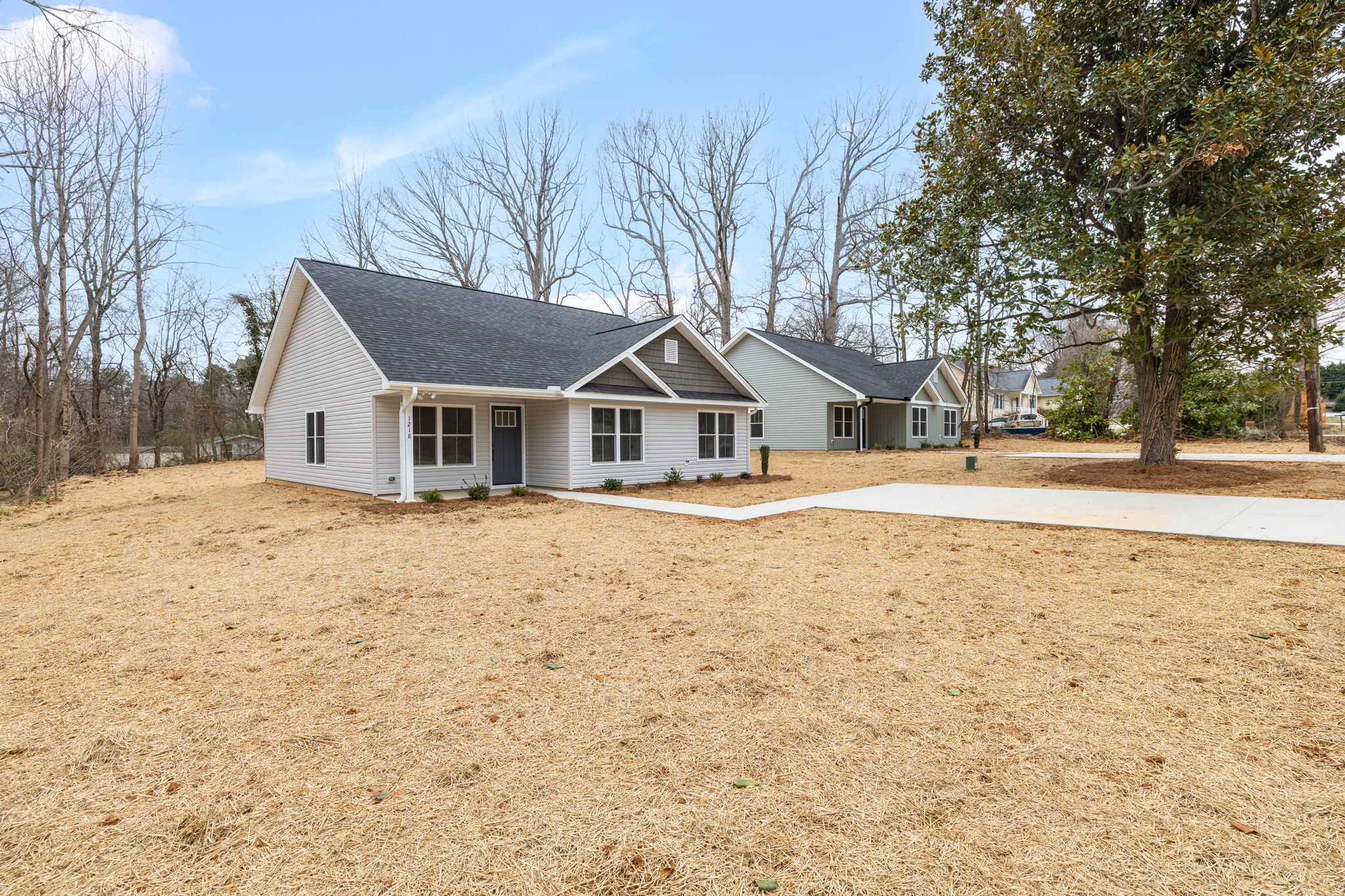 1218 Bowen Exterior-3