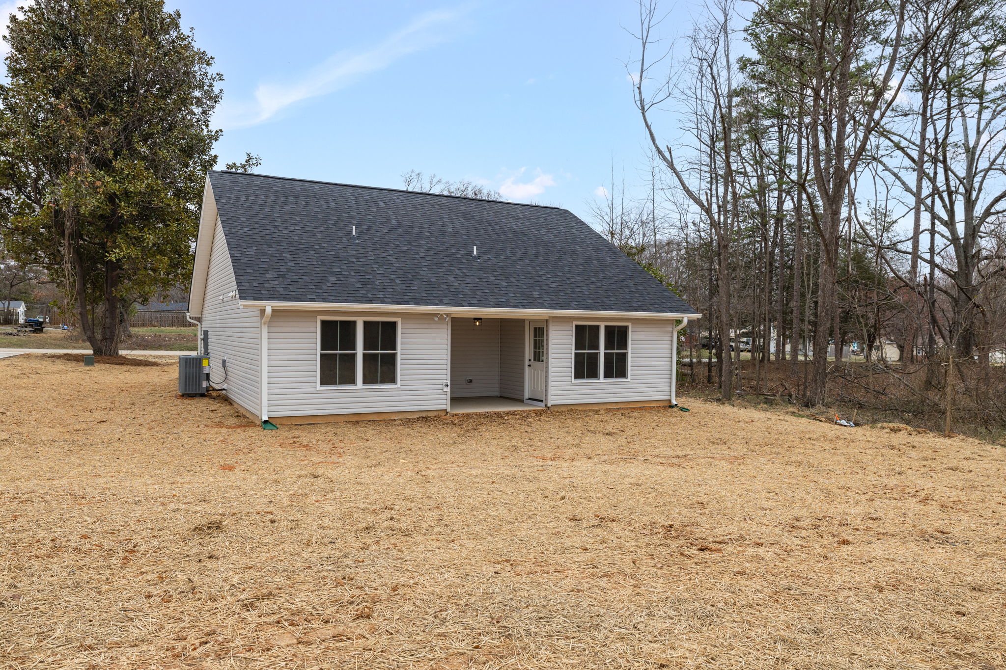 1218 Bowen Exterior-10