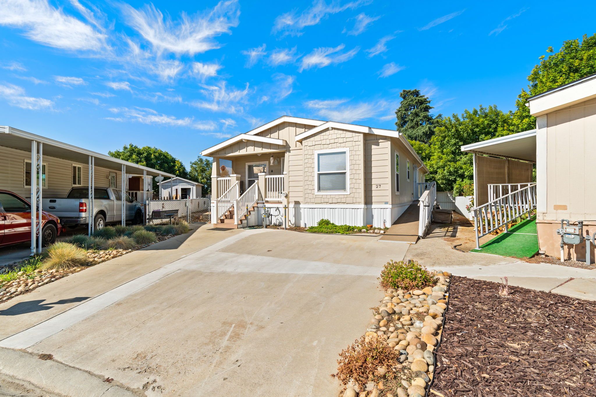 1218 E Cleveland Ave 27, Madera, CA 93638 | Lment Photography