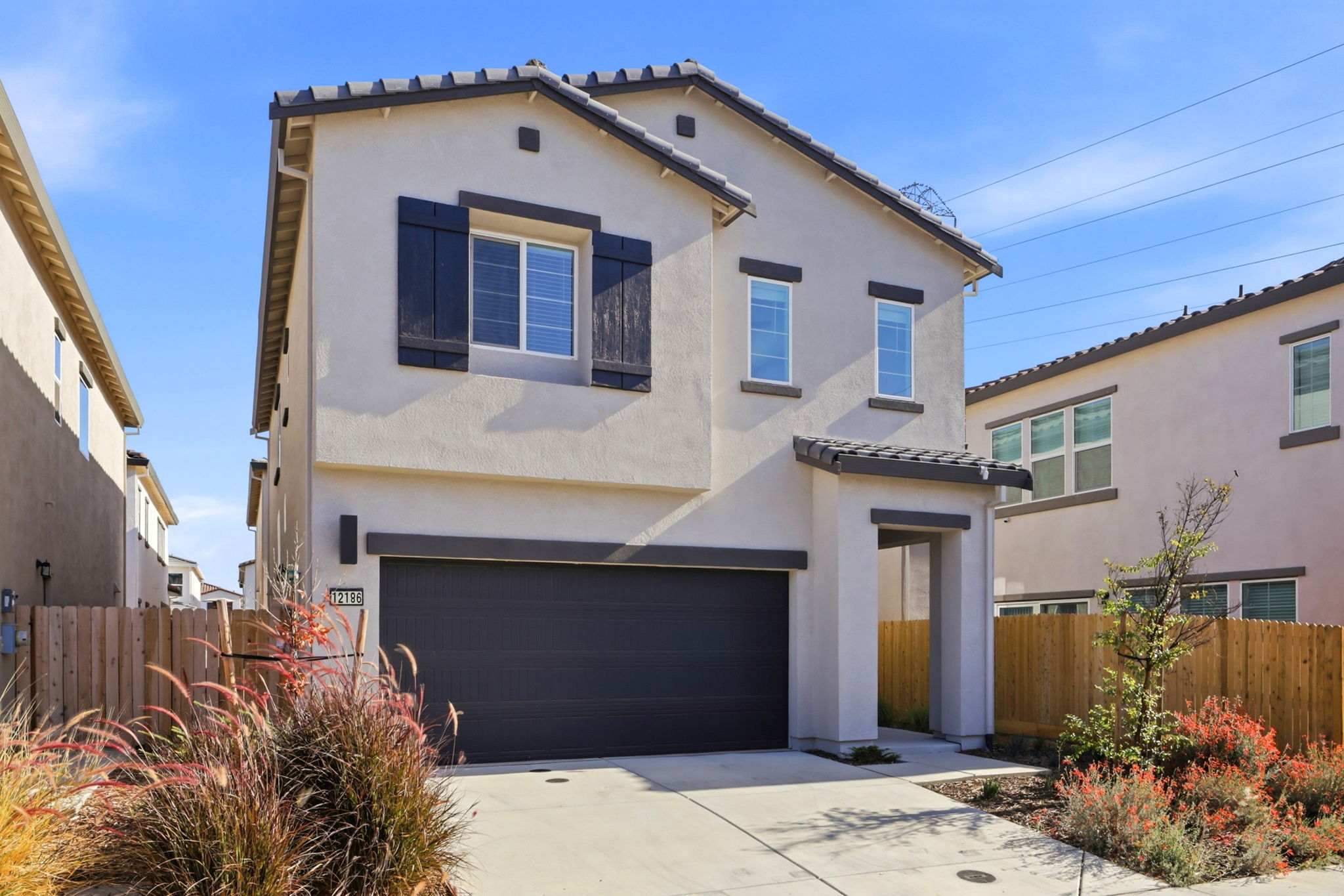 002_F8_12186 Grey Crow Cir