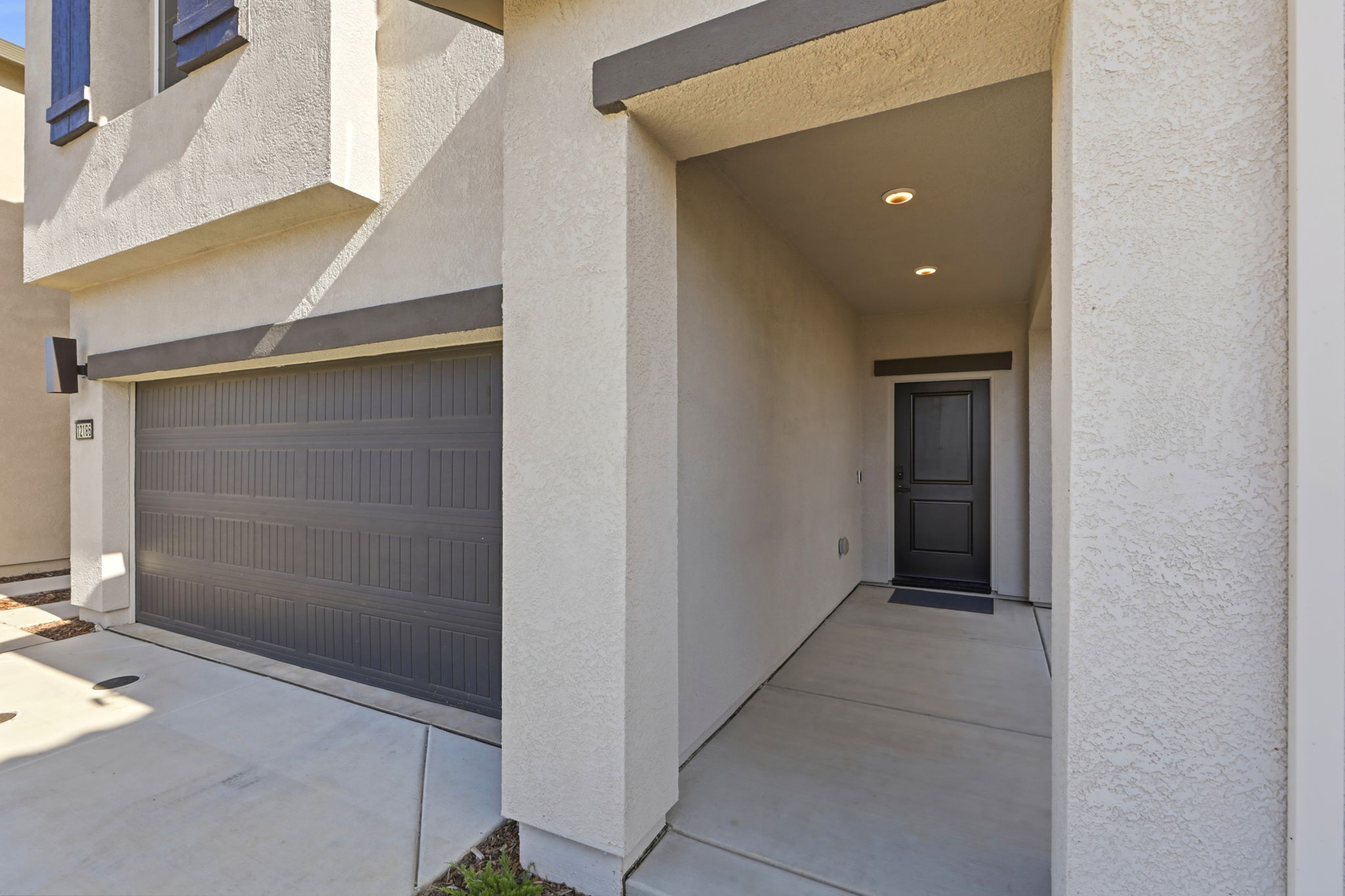 004_F8_12186 Grey Crow Cir