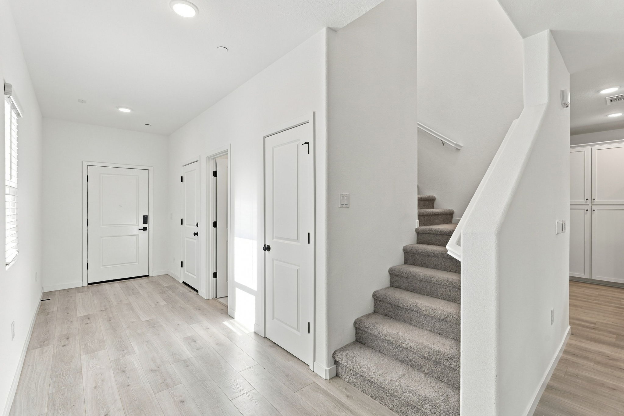015_F8_12186 Grey Crow Cir