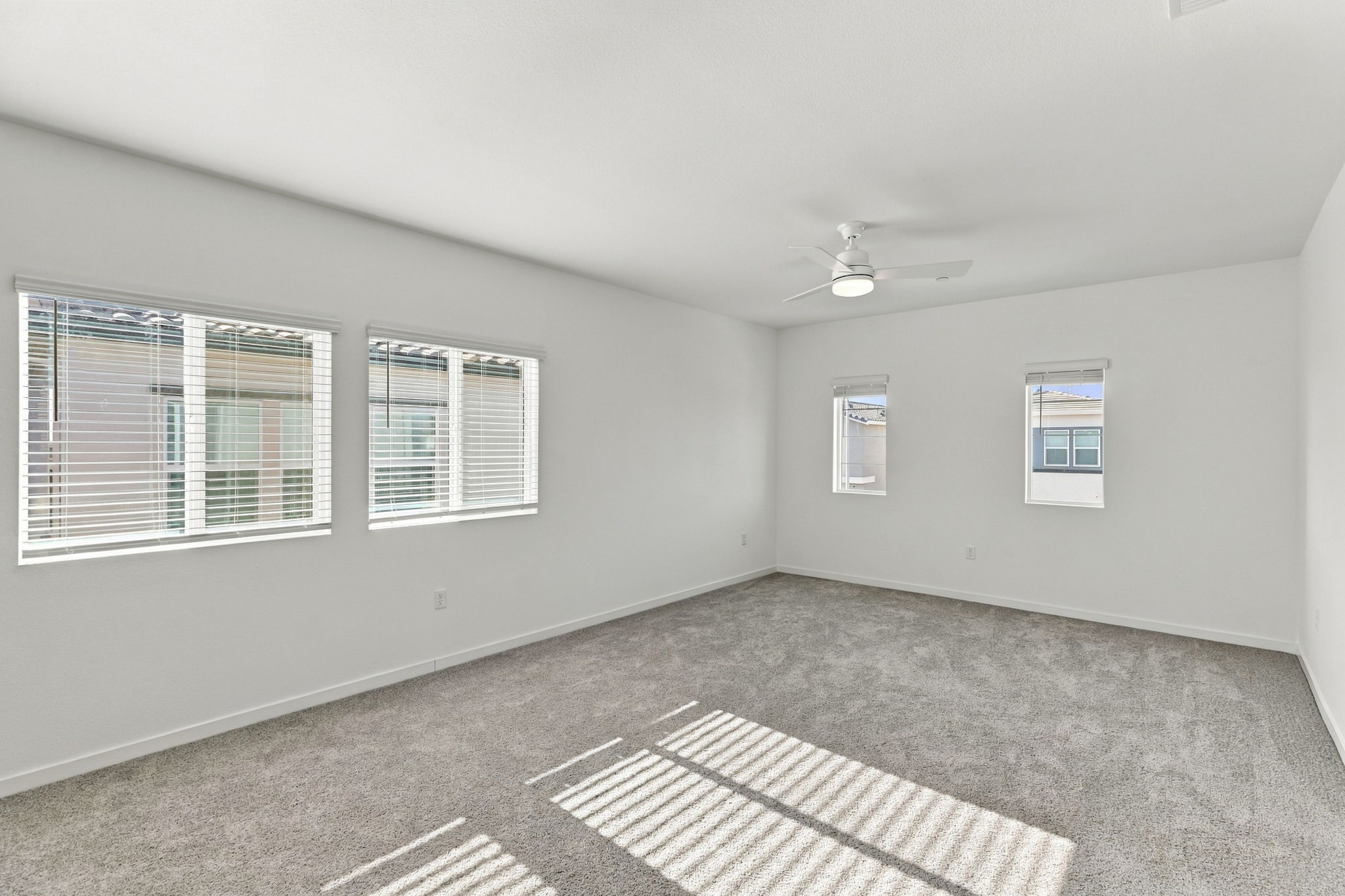 016_F8_12186 Grey Crow Cir