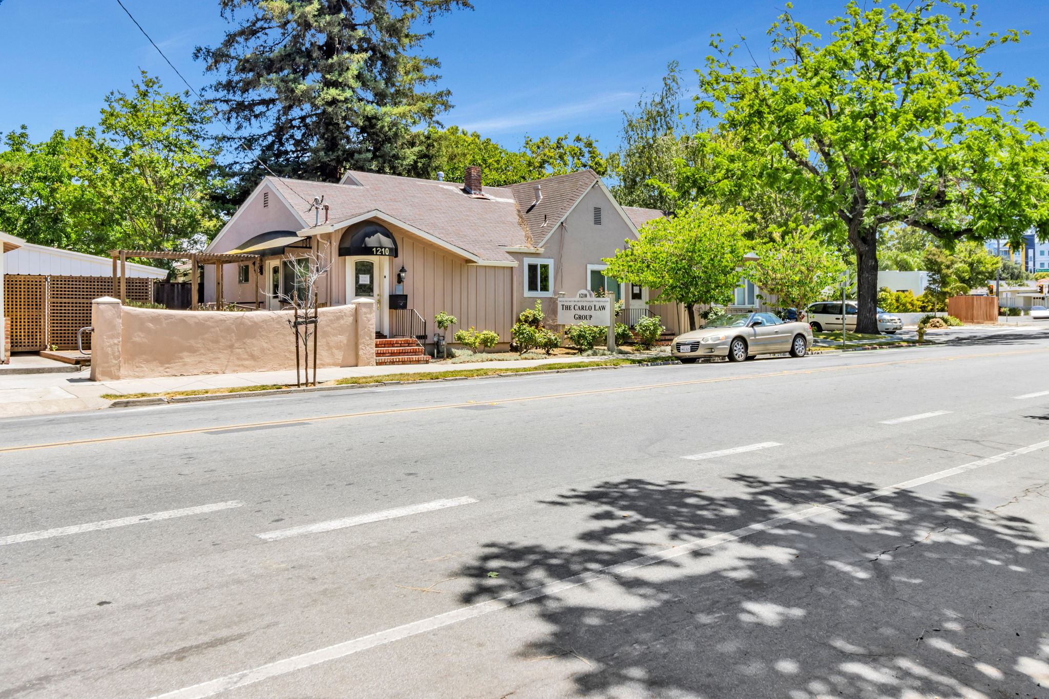 Charming Single Family Home Full of Romance!