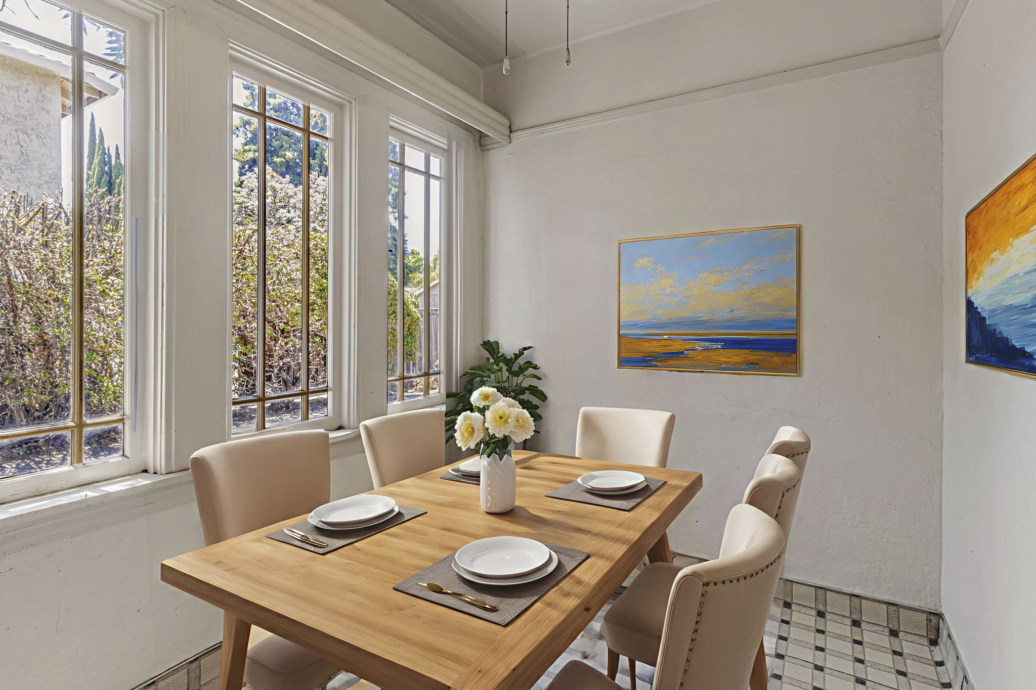 Airy, Light-Filled Dining Area!