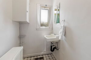 Natural Light in All Bathrooms!