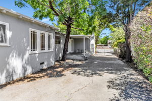 Additional Parking Area or Entertainment Space!