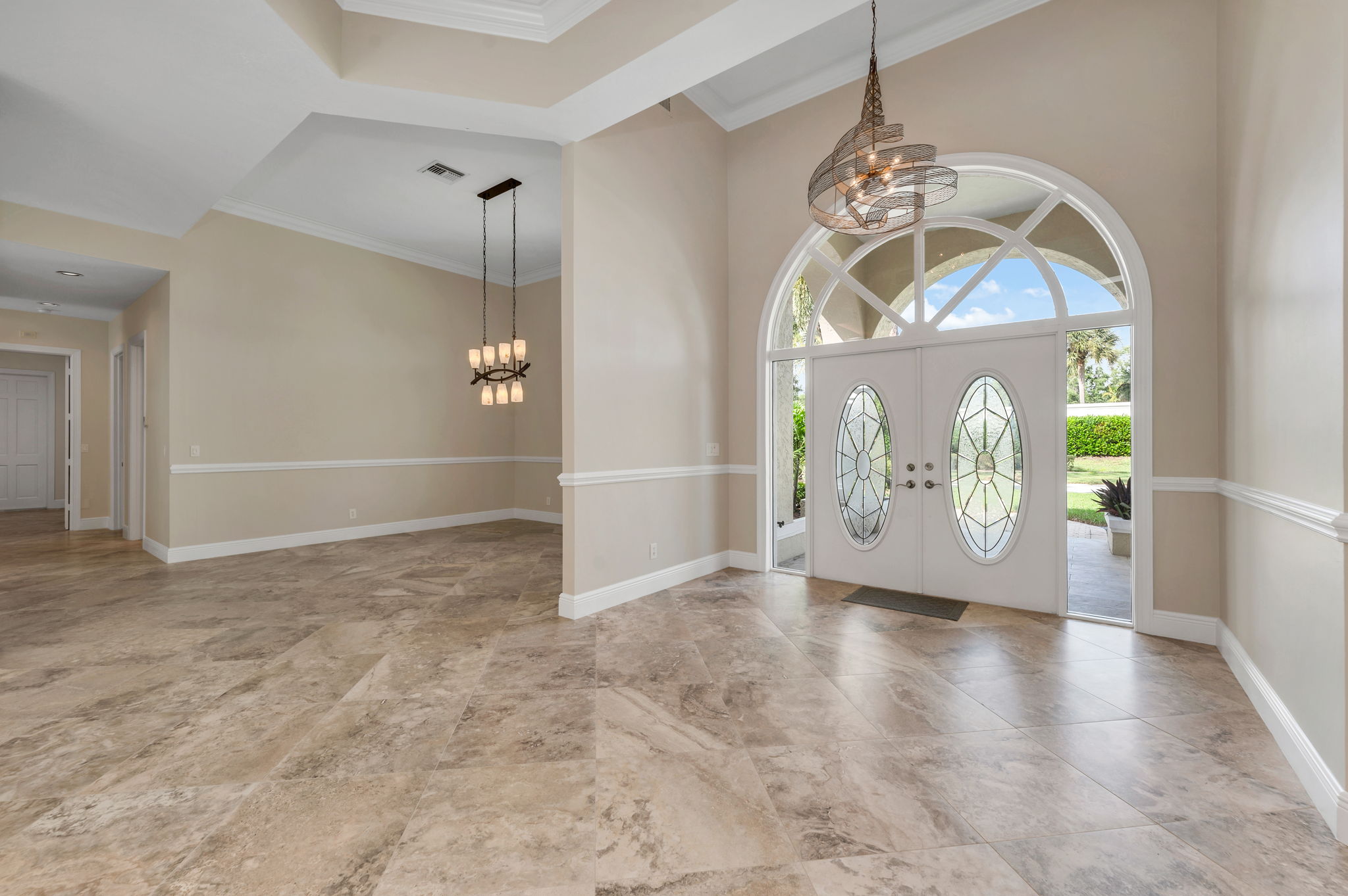 Foyer - Dining