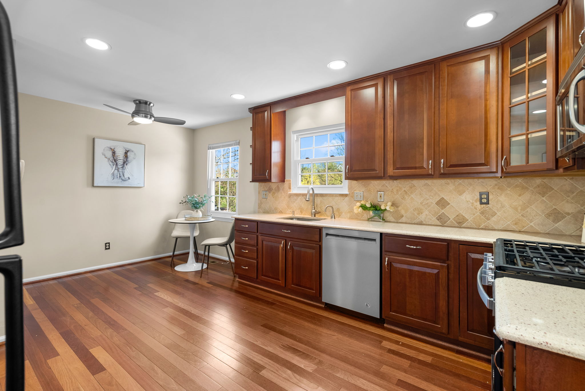 13. 122 Hamilton Ave