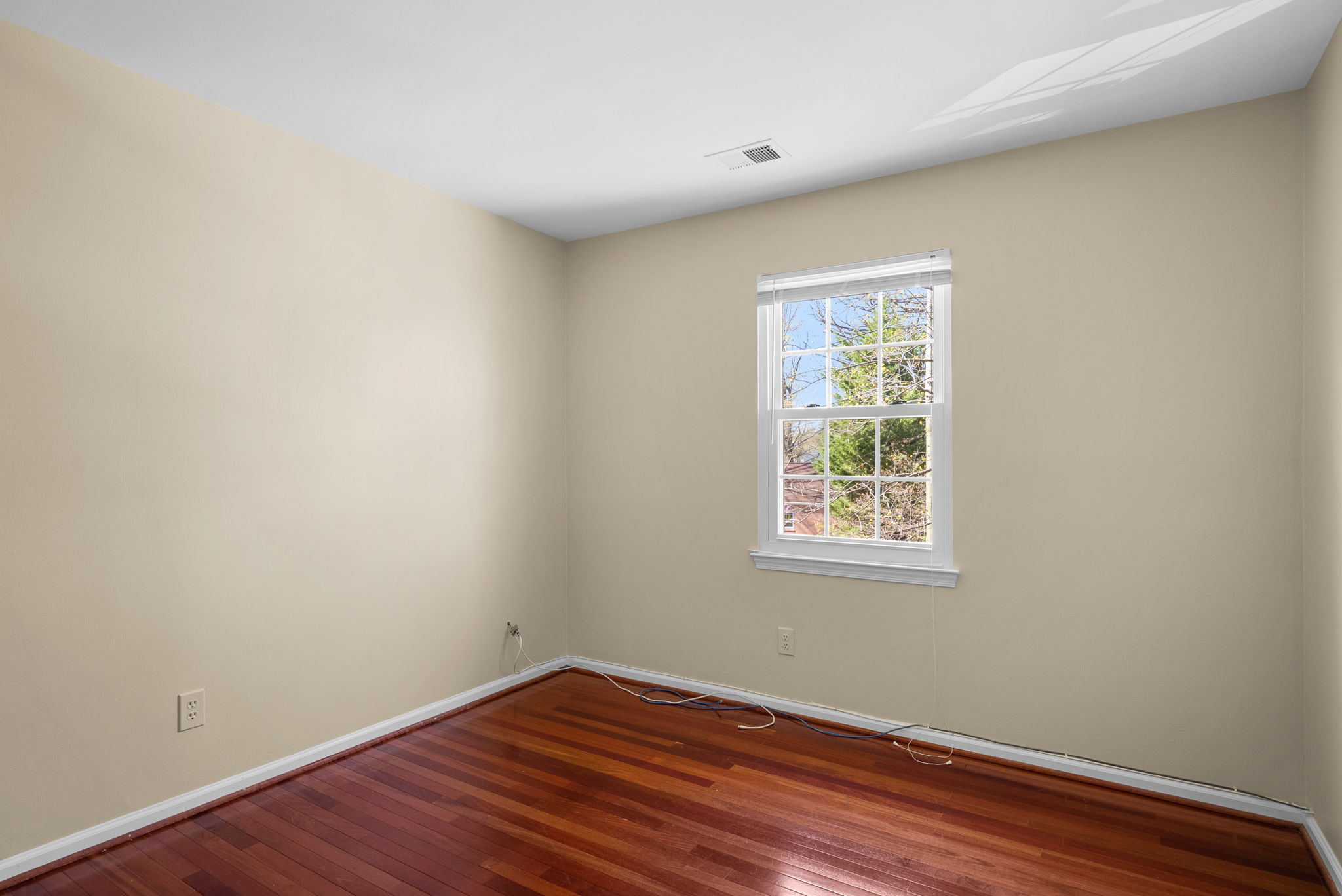 24. 122 Hamilton Ave