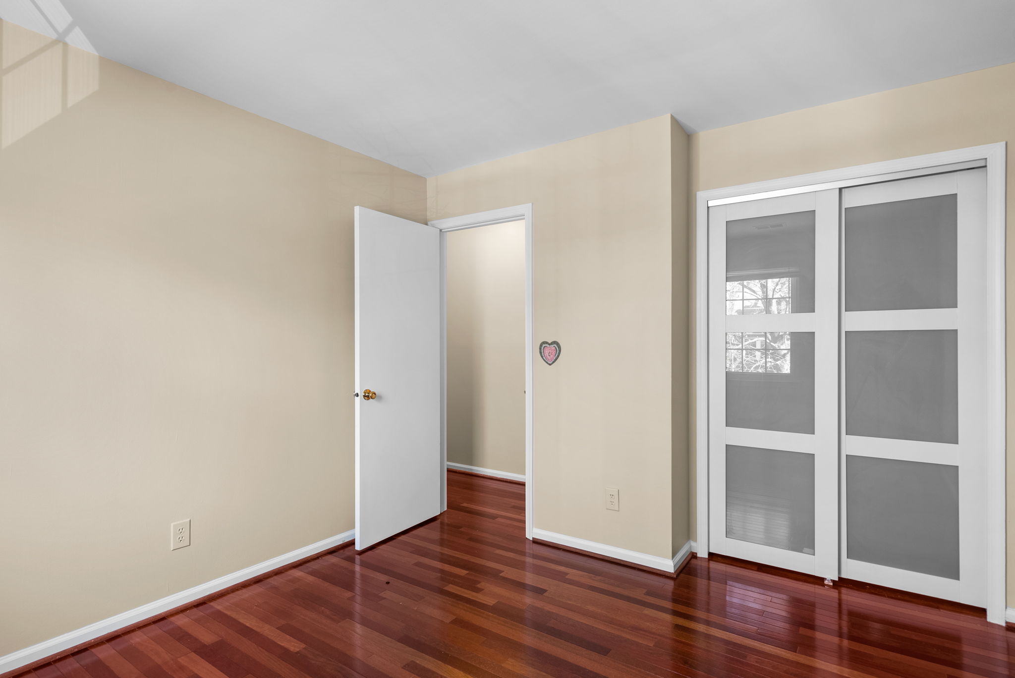 25. 122 Hamilton Ave