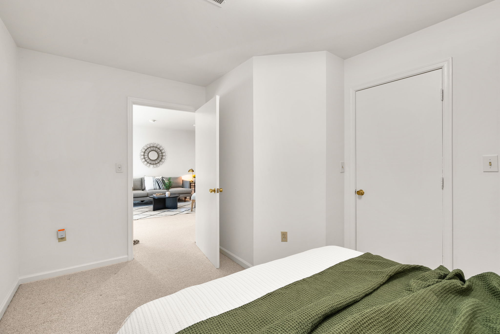 33. 122 Hamilton Ave