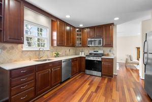 15. 122 Hamilton Ave