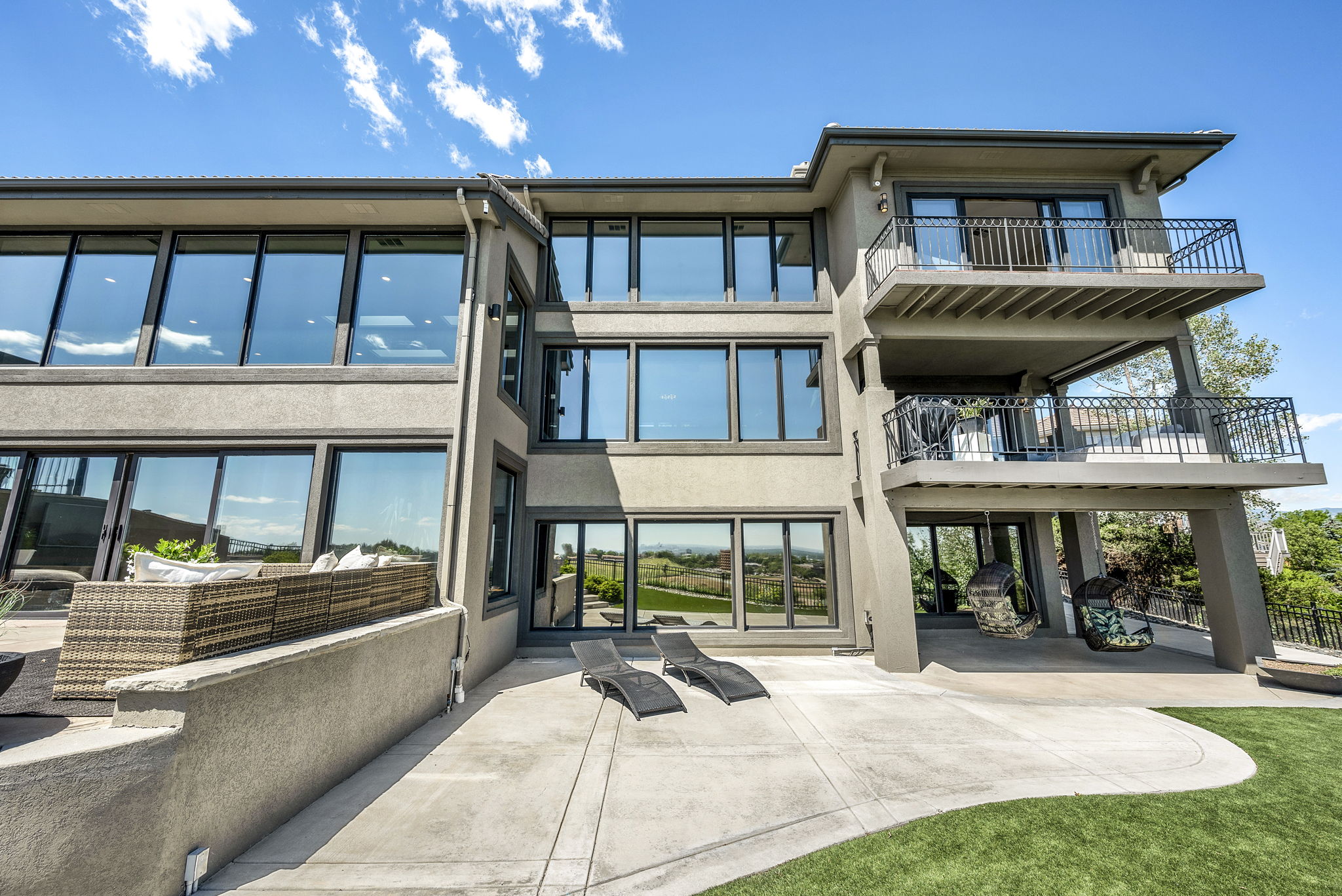  Photo 215
