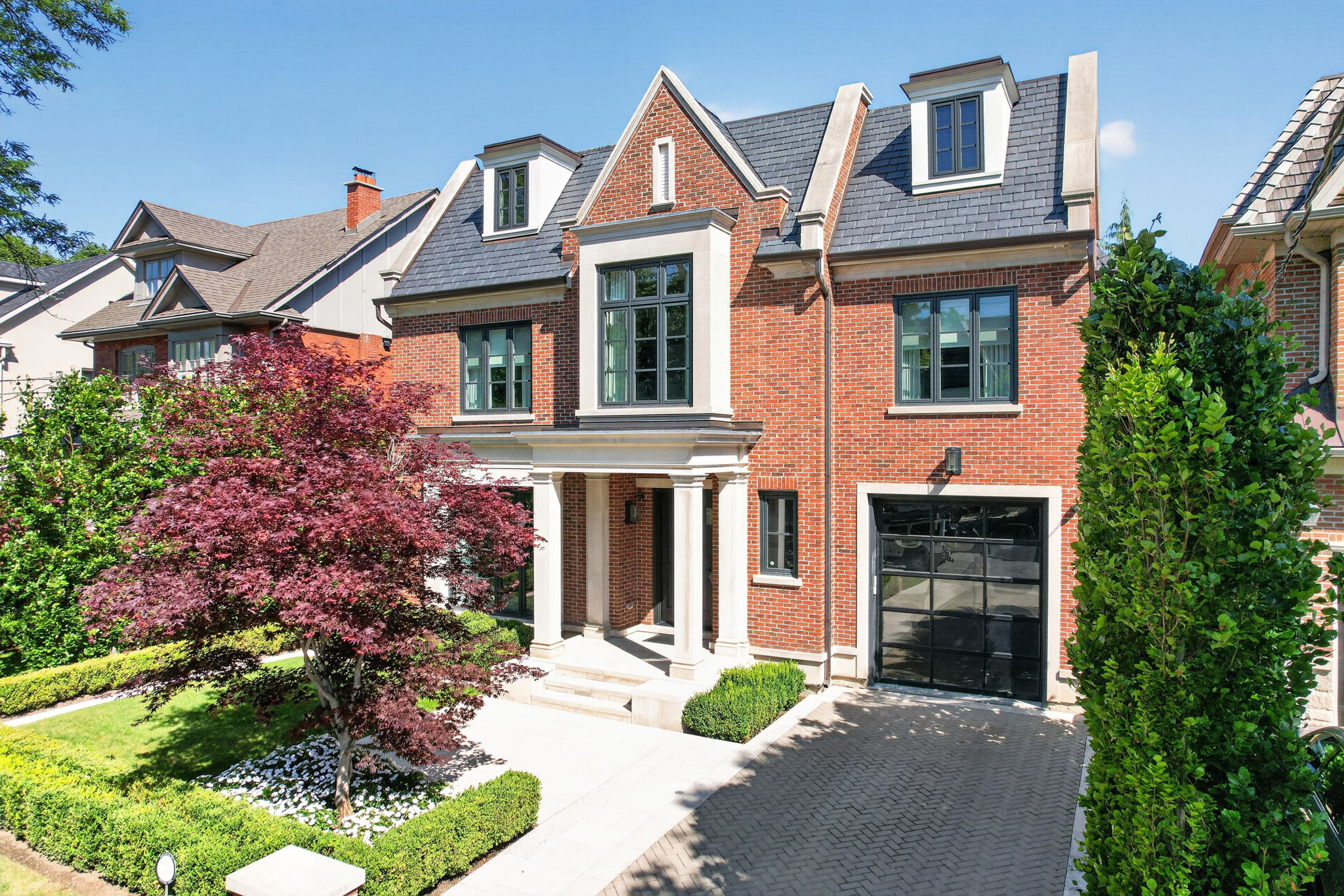 122 Lytton Blvd Toronto, ON M4R 1L4