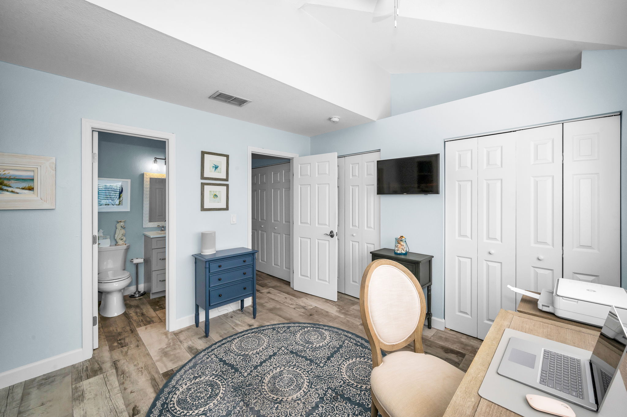 Main Level Guest Bedroom1b