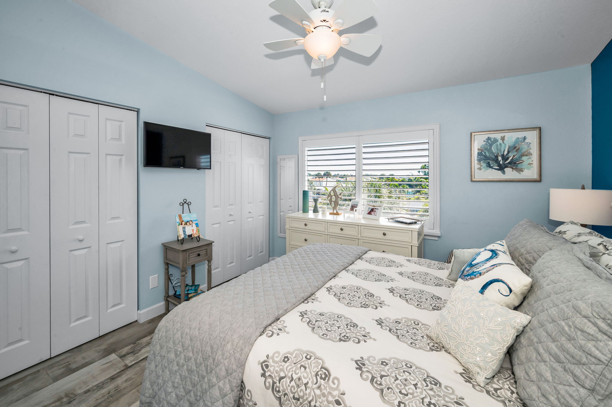 Upper Level Guest Bedroom2b