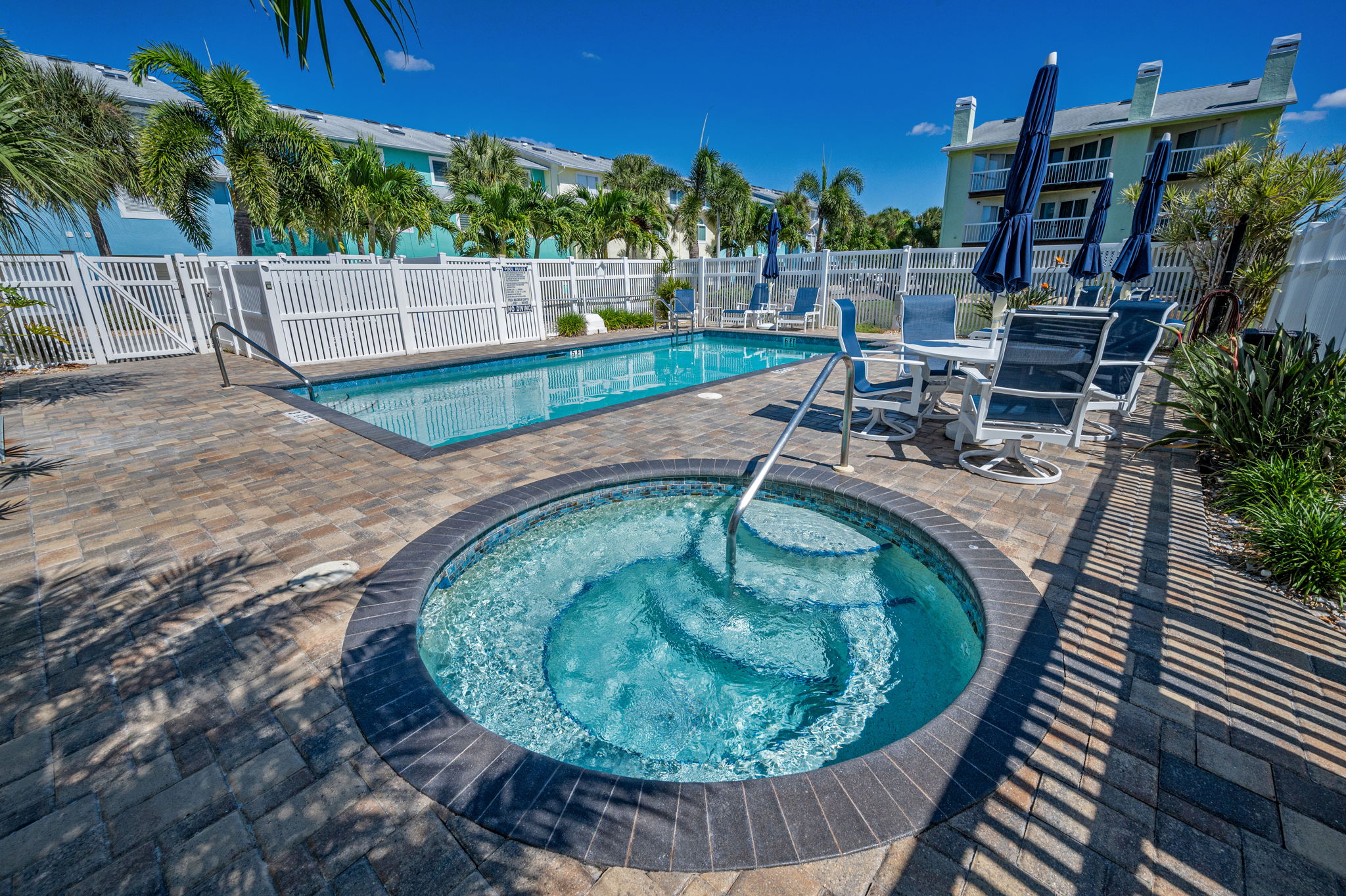 Pool11 Hot Tub