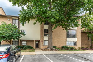 122 Monroe St #202