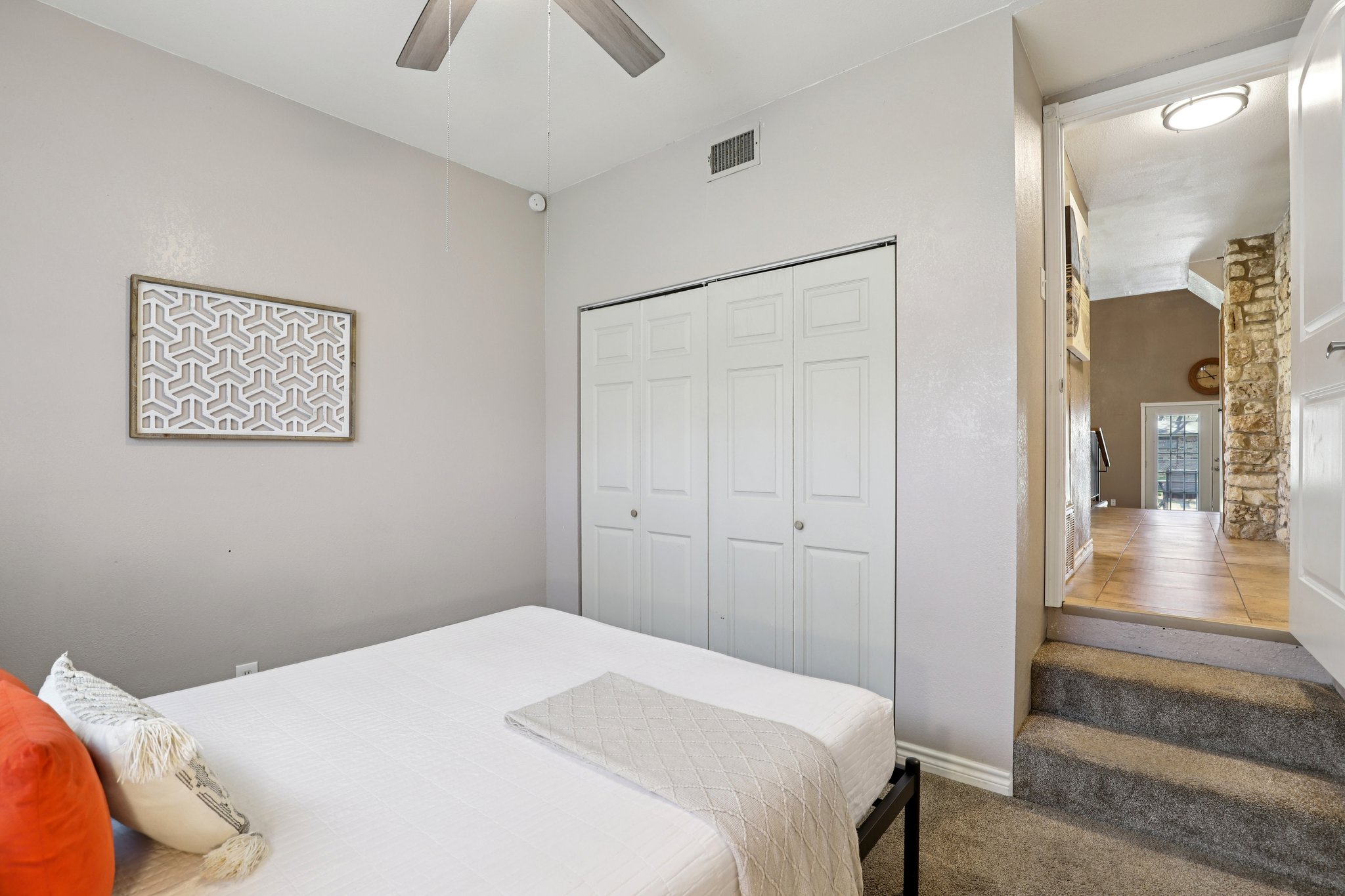 Nueces Ln-S1303-036.jpg