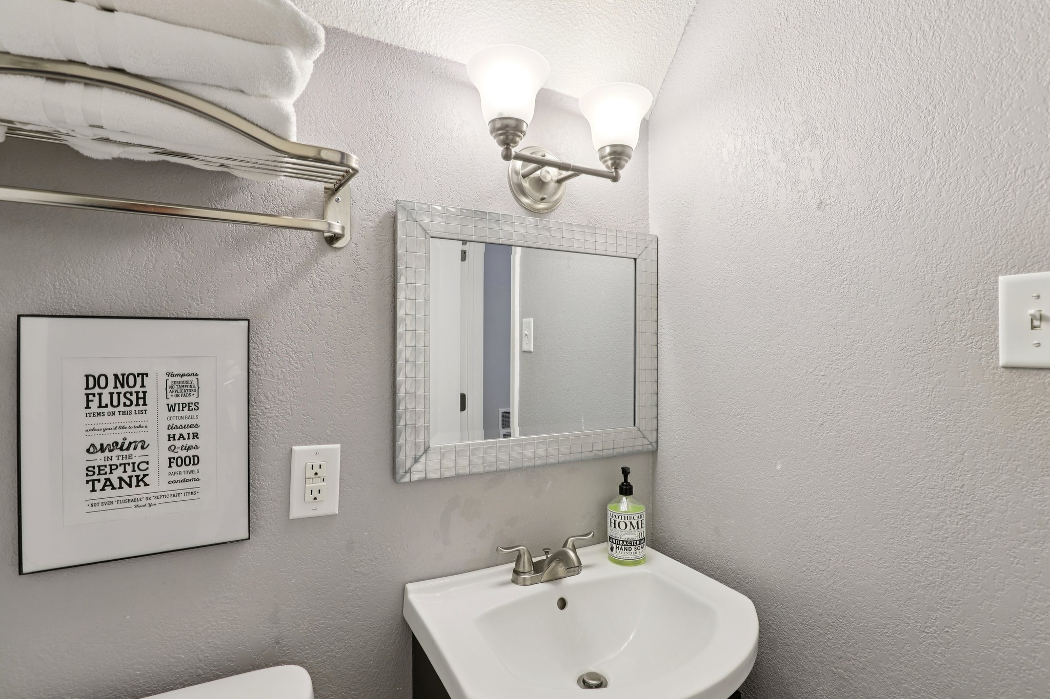 Nueces Ln-S1303-047.jpg