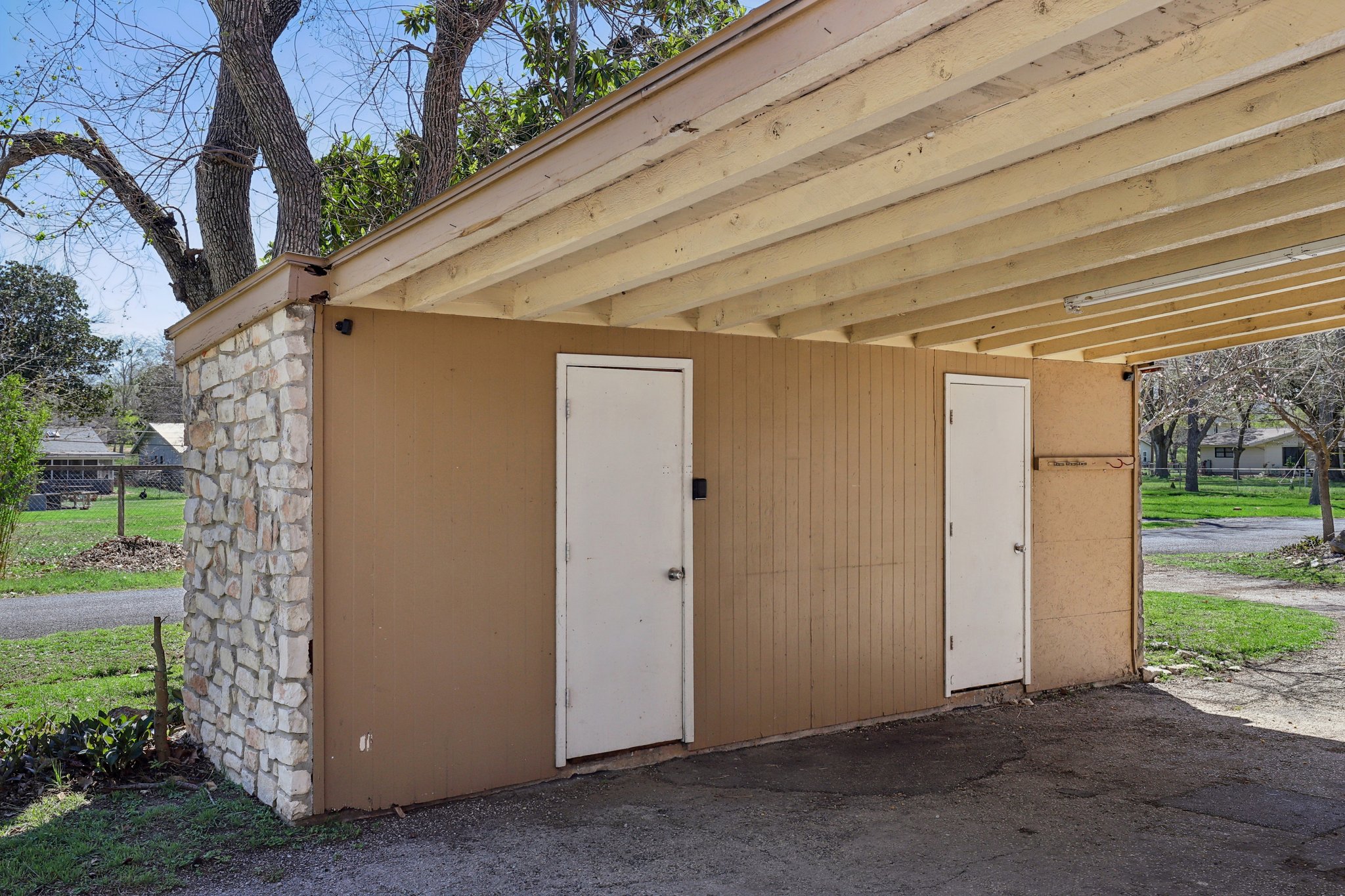 Nueces Ln-S1303-049.jpg