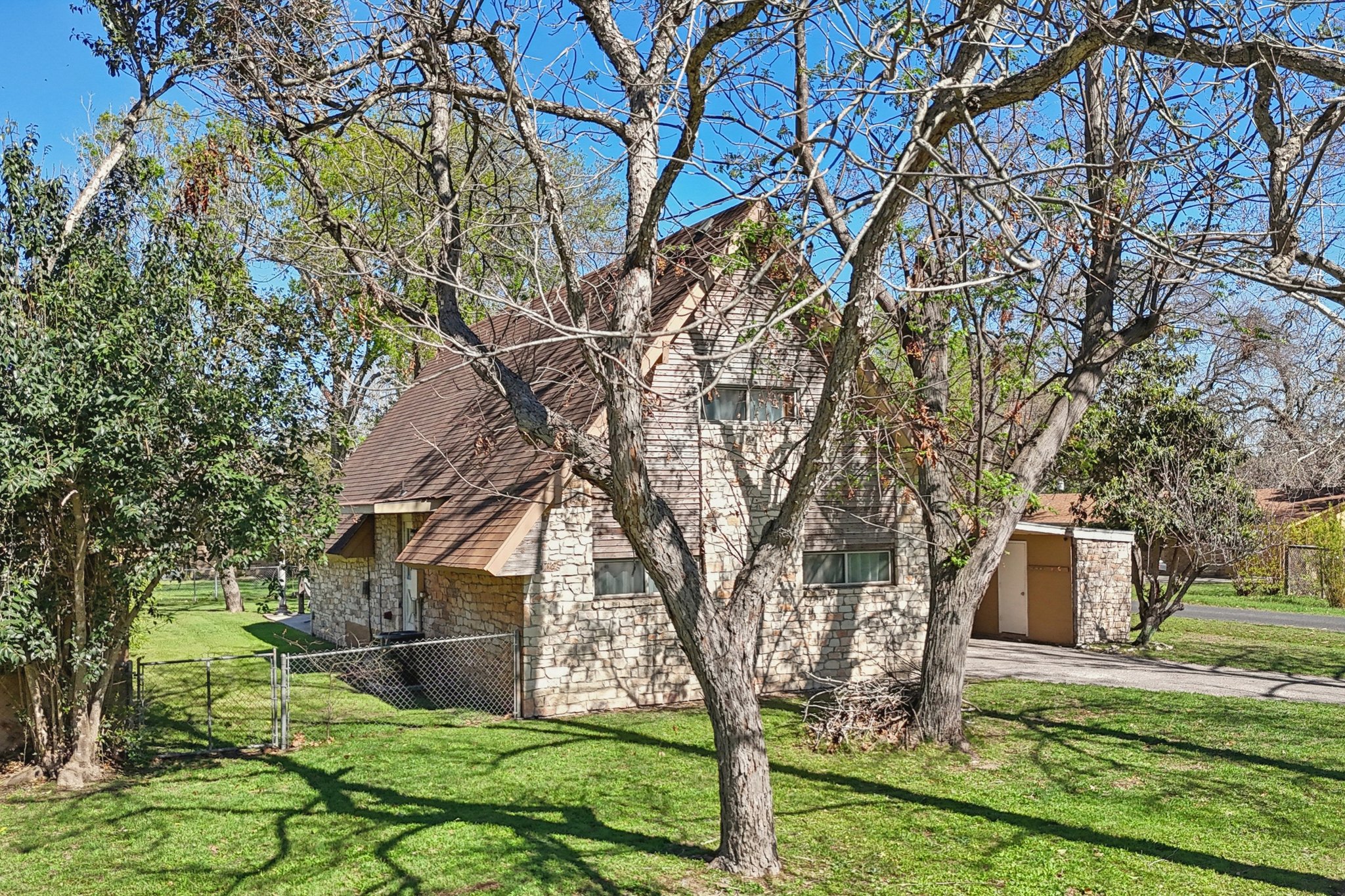 Nueces Ln-S1303-060.jpg