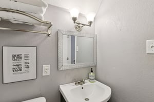 Nueces Ln-S1303-047.jpg